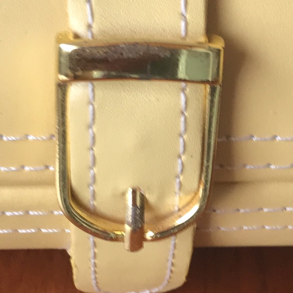 Hard shell pastel  Yellow Jewelry travel case - Picture 7 of 7